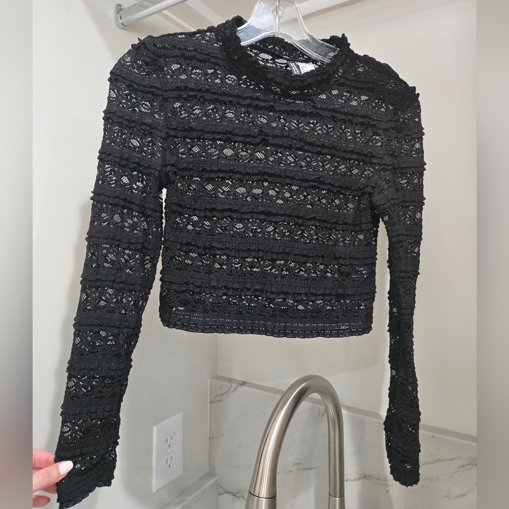 Black Lace Crop Top / Long Sleeves